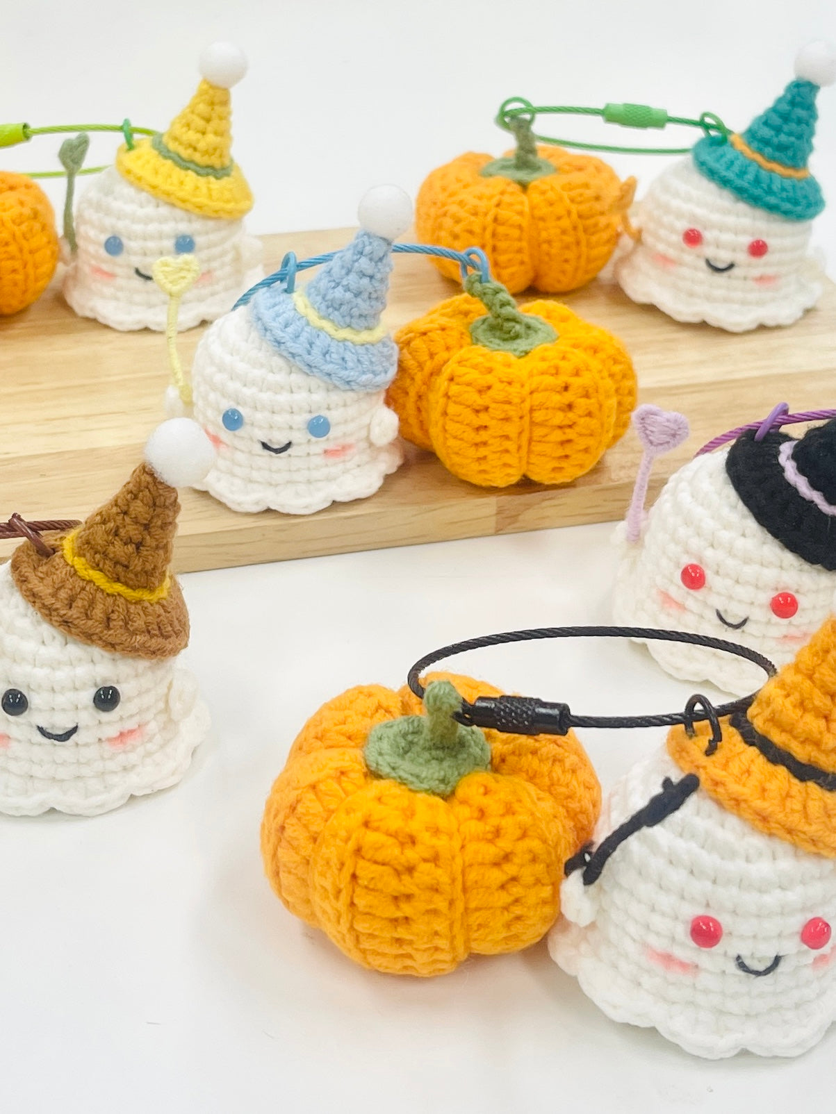 Pit a Pat Handmade Ghost & Pumpkin Keychain