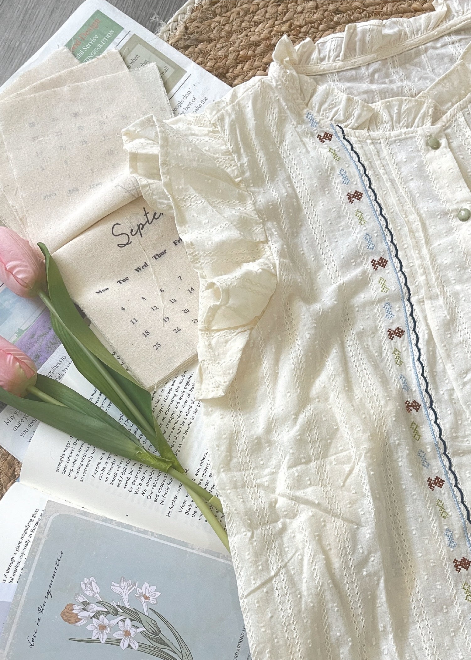 Pit a Pat Women’s Floral Embroidered Linen Tank Top