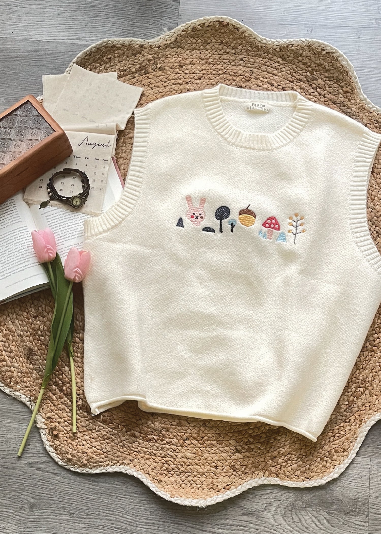 Pit a Pat Women’s Cream Cottage Embroidered Knit Vest