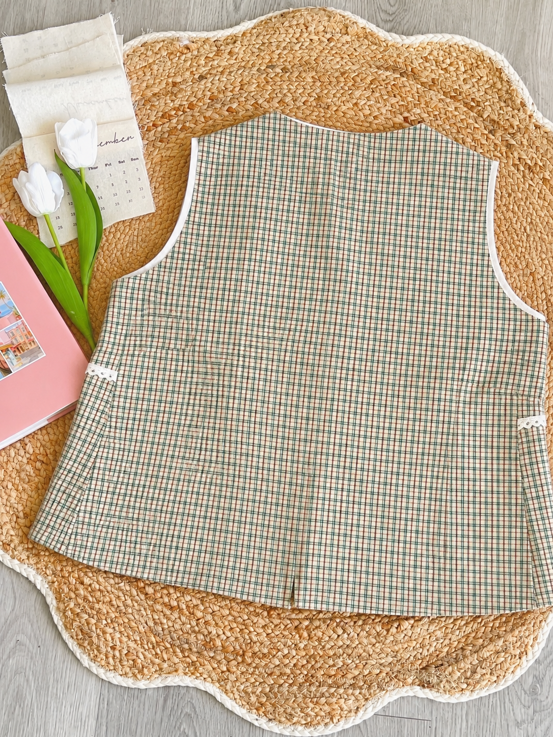 Pit a Pat Countryside Picnic Plaid Vest – Vintage Cottagecore Lace Trim Sleeveless Blouse