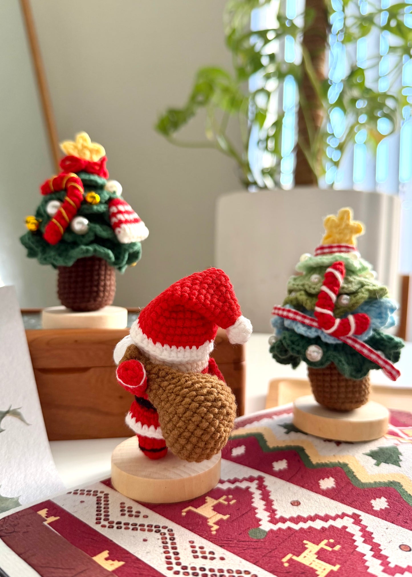 Crochet Santa & Christmas Tree
