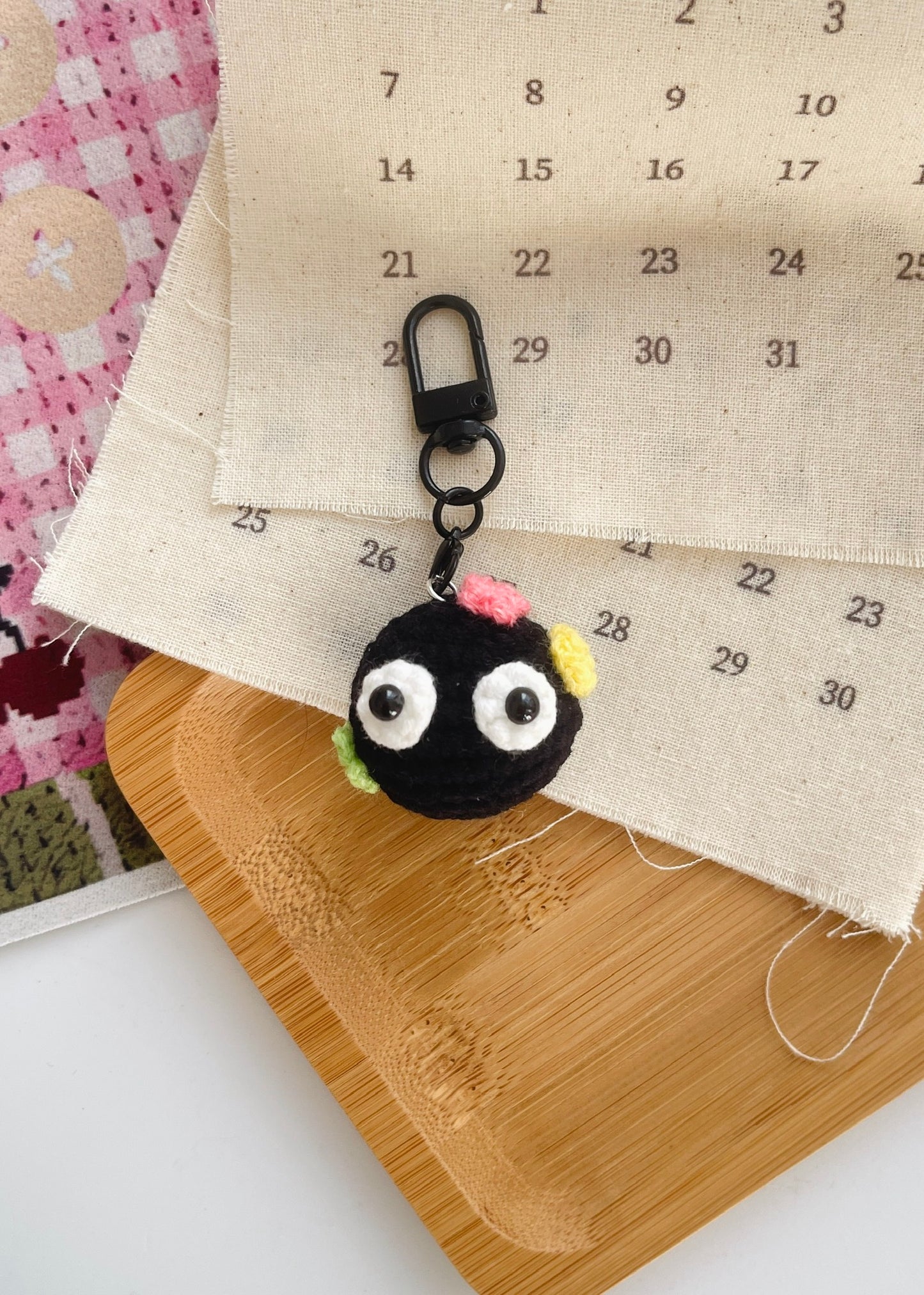 Pit a Pat Crochet Mini Susuwatari Gummy Keychain (Grow in the dark)