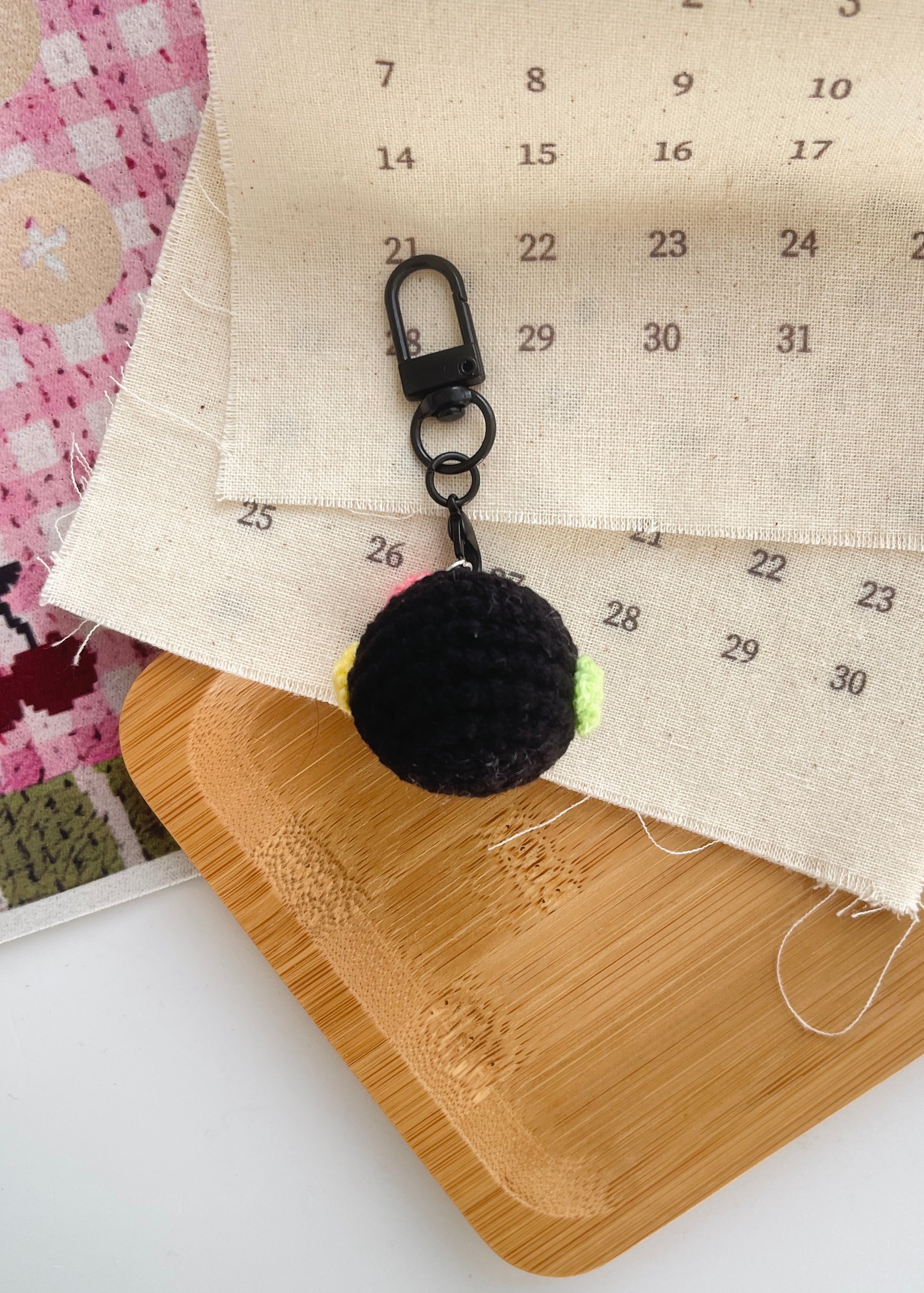 Pit a Pat Crochet Mini Susuwatari Gummy Keychain (Grow in the dark)