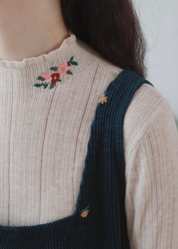 Textured Embroidery Knit Top