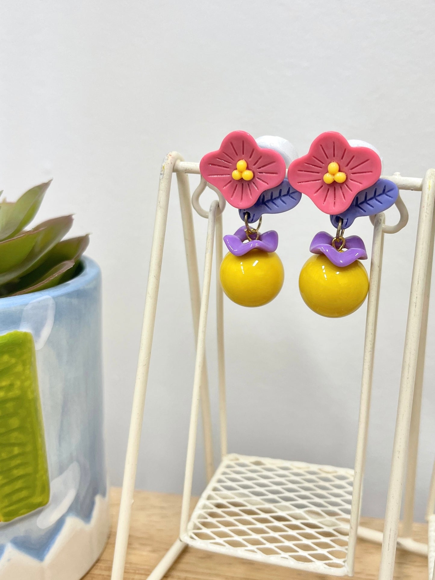 Sweet Floral Dangle Earrings